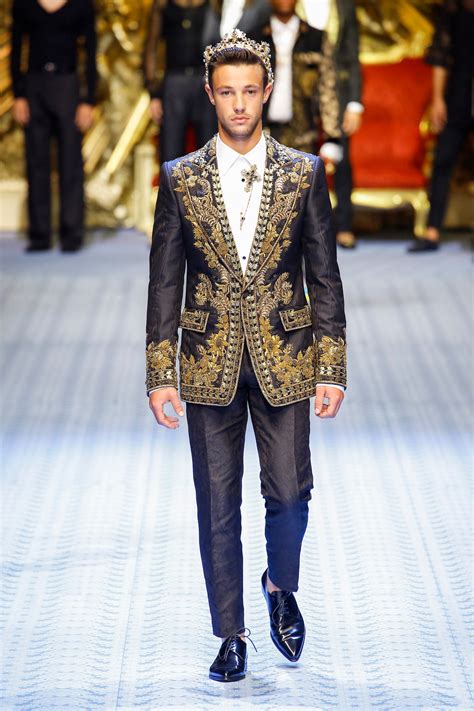 Dolce & Gabbana Spring 2019 Menswear Collection 